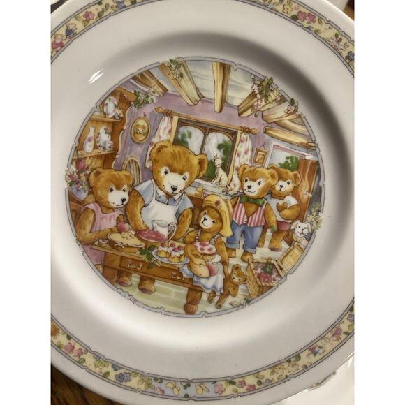 Royal Worcester `WOOSTER BEAR` Adorable 3 Plate Set Fine Porcelain EXCELLENT! - Picture 5 of 11